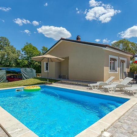 Holiday House Mir Kanfanar Luaran gambar